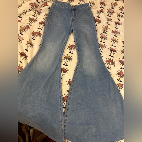 NWT Free People Just Float On Light Wash Bell Bottom Jeans Size 27 - Picture 2 of 11